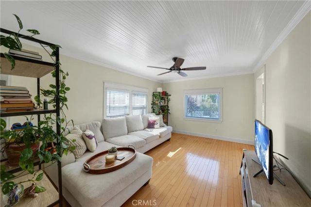 318 8th Street, Huntington Beach, CA 92648
