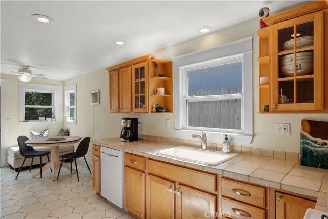 318 8th Street, Huntington Beach, CA 92648