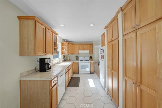 318 8th Street, Huntington Beach, CA 92648