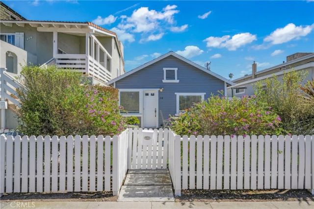 318 8th Street, Huntington Beach, CA 92648