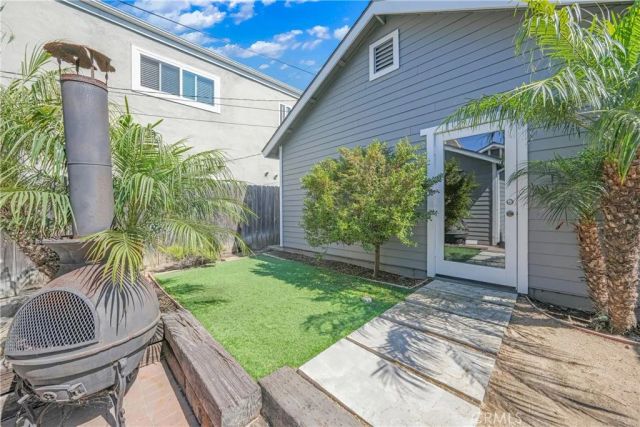318 8th Street, Huntington Beach, CA 92648