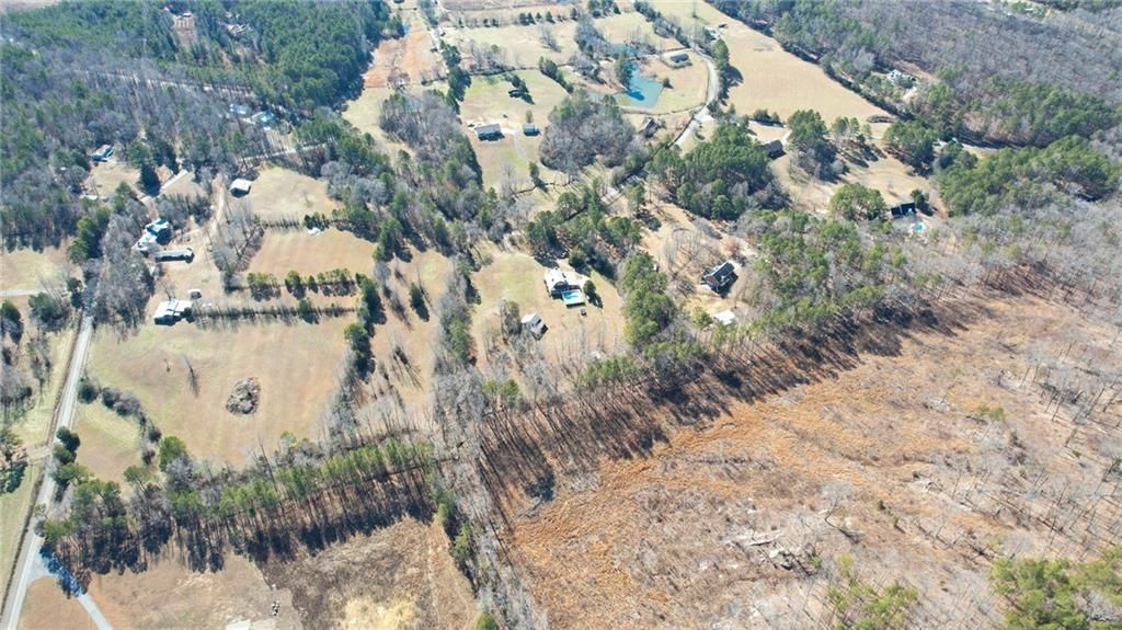 Image 4 of property listing at 0001 Bozeman Road NW, White, GA 30184