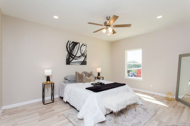 716 Golf Course Dr E, Spring Branch, TX 78070