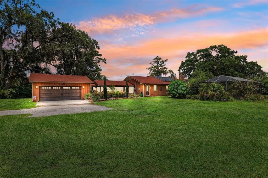 Image 2 of property listing at 20480 LAKE LINDSEY ROAD, Brooksville, FL 34601
