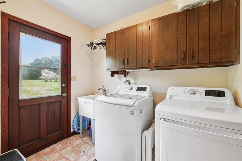 Image 28 of property listing at 20480 LAKE LINDSEY ROAD, Brooksville, FL 34601