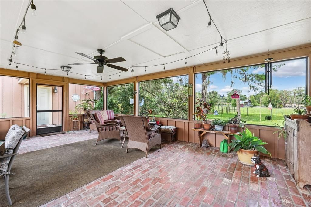 Image 33 of property listing at 20480 LAKE LINDSEY ROAD, Brooksville, FL 34601