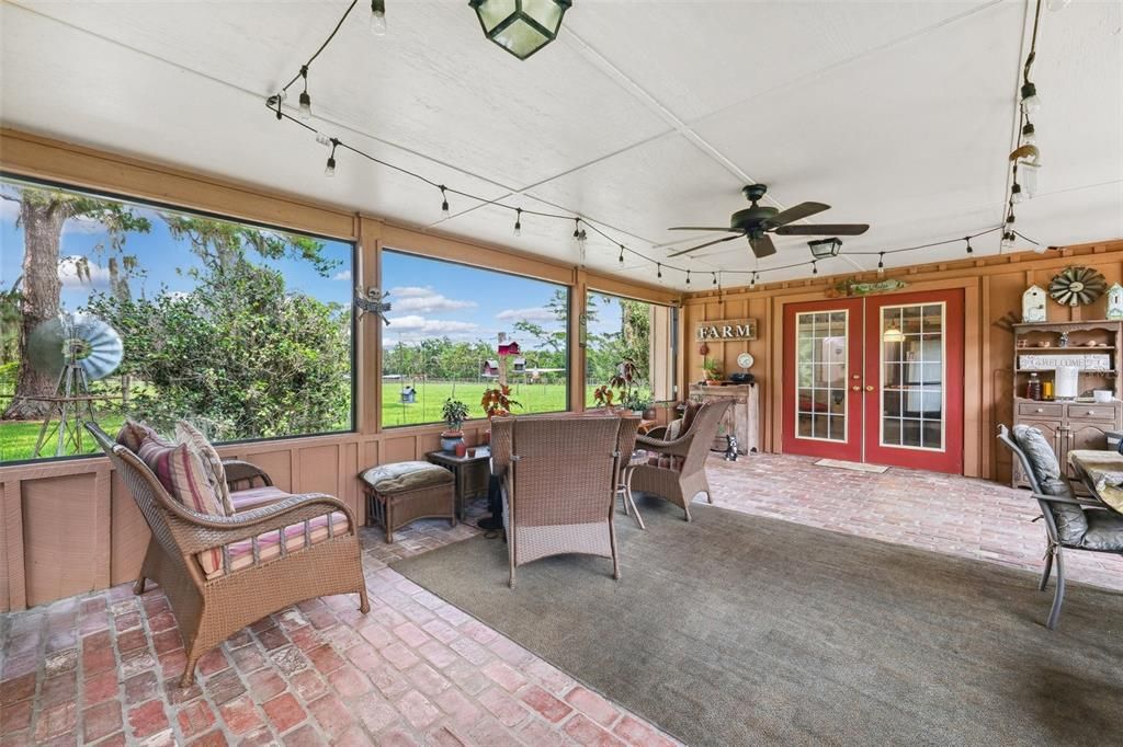Image 34 of property listing at 20480 LAKE LINDSEY ROAD, Brooksville, FL 34601