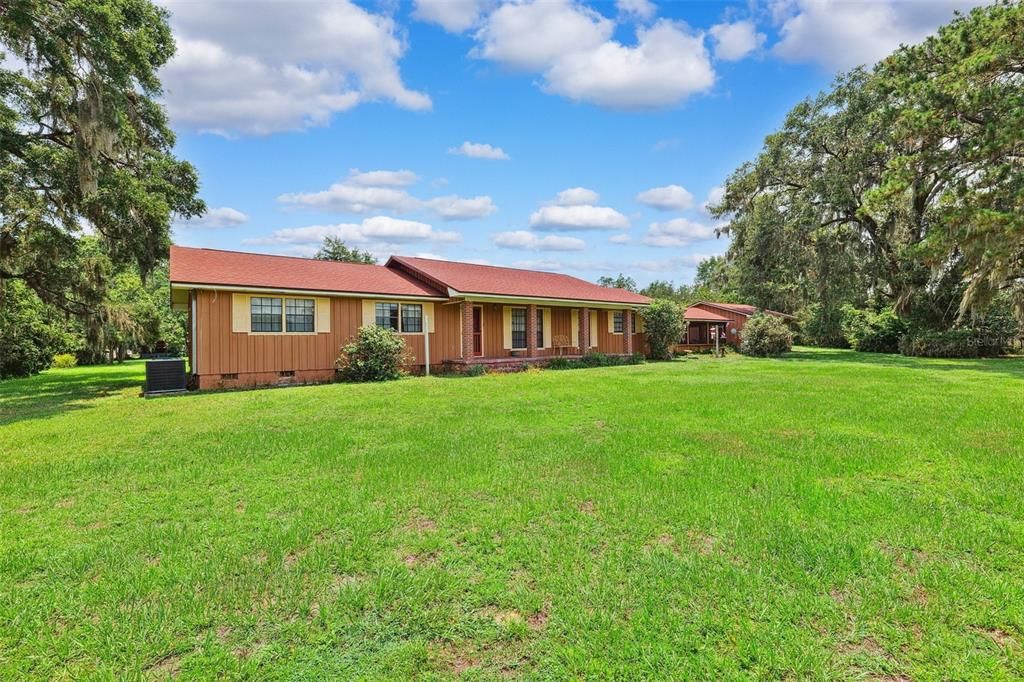 Image 38 of property listing at 20480 LAKE LINDSEY ROAD, Brooksville, FL 34601