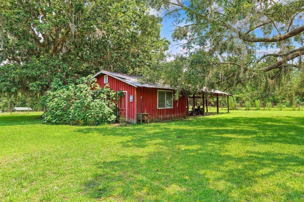 Image 43 of property listing at 20480 LAKE LINDSEY ROAD, Brooksville, FL 34601
