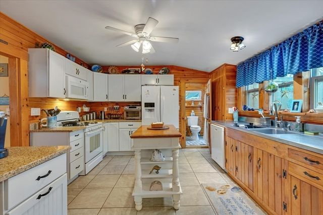 59 Sea St, Dennis, MA 02639