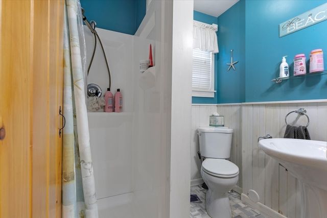 59 Sea St, Dennis, MA 02639