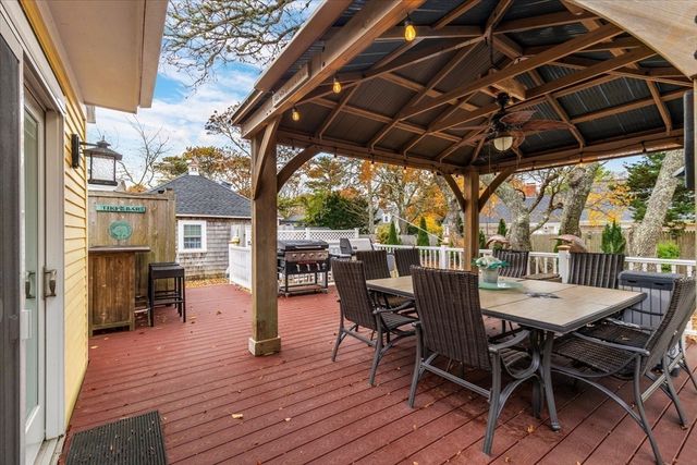 59 Sea St, Dennis, MA 02639