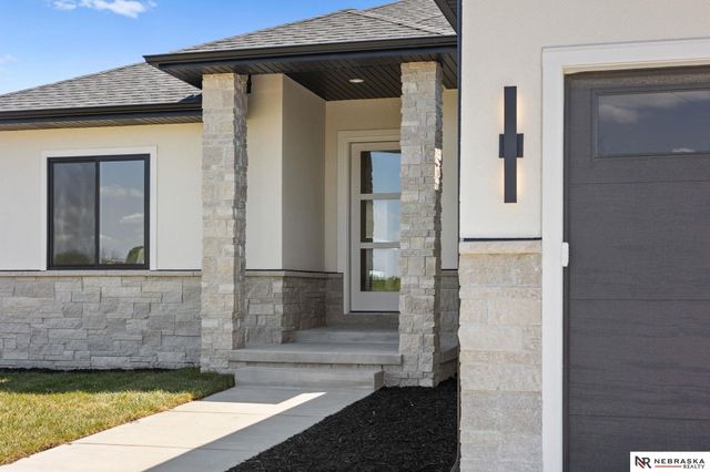 8939 Dragonfly Lane, Lincoln, NE 68526
