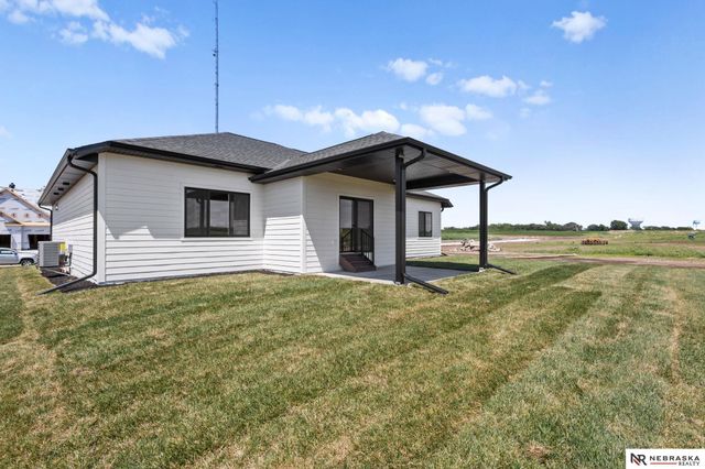 8939 Dragonfly Lane, Lincoln, NE 68526