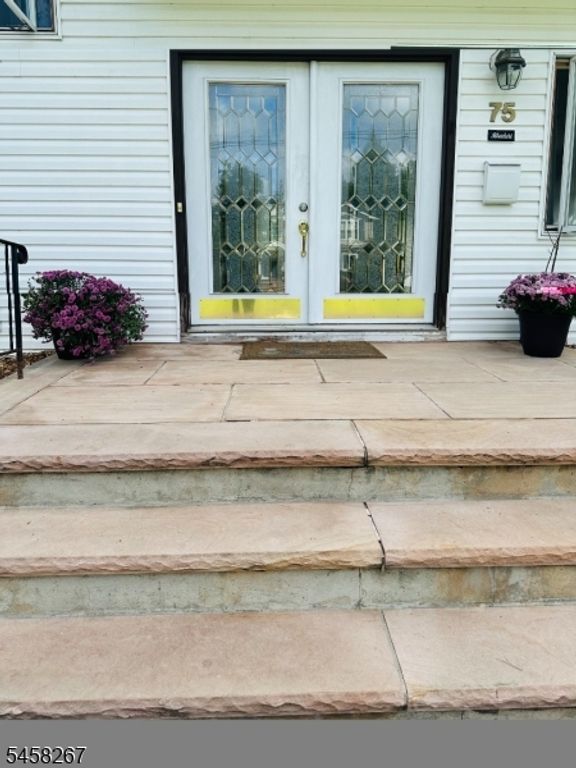 75 S Ashby Ave, Livingston Twp., NJ 07039 — photo 2