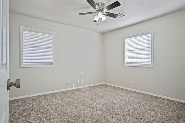 5825 N Blue Lake Drive, Norman, OK 73069