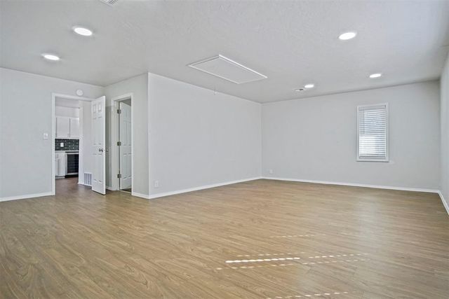 5825 N Blue Lake Drive, Norman, OK 73069