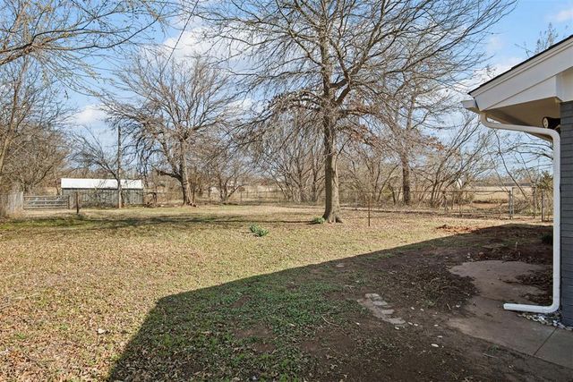 5825 N Blue Lake Drive, Norman, OK 73069
