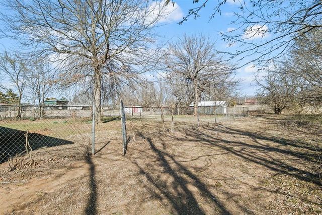 5825 N Blue Lake Drive, Norman, OK 73069