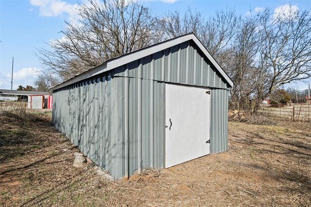 5825 N Blue Lake Drive, Norman, OK 73069