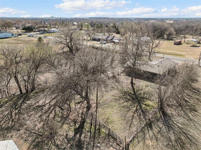 5825 N Blue Lake Drive, Norman, OK 73069