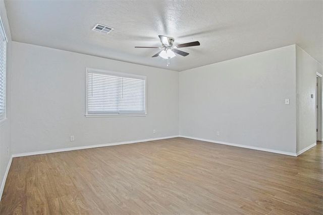 5825 N Blue Lake Drive, Norman, OK 73069