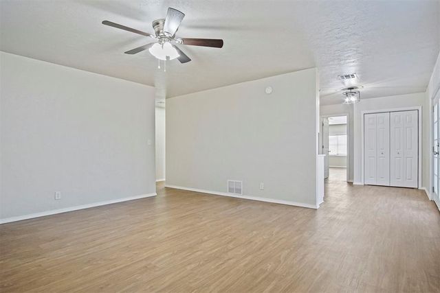 5825 N Blue Lake Drive, Norman, OK 73069