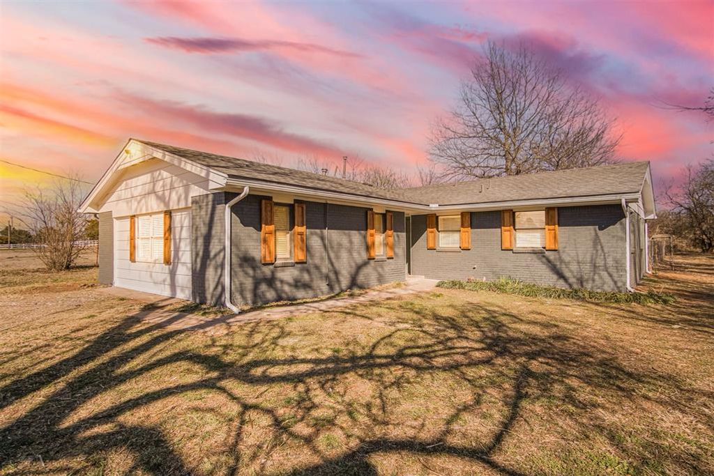 5825 N Blue Lake Drive, Norman, OK 73069