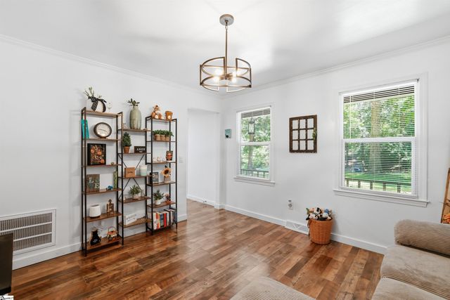 127 Robinwood Lane, Pelzer, SC 29669