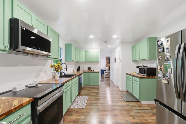 127 Robinwood Lane, Pelzer, SC 29669