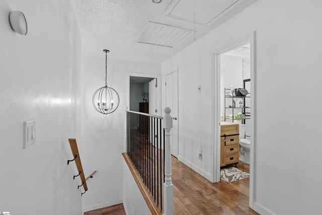 127 Robinwood Lane, Pelzer, SC 29669