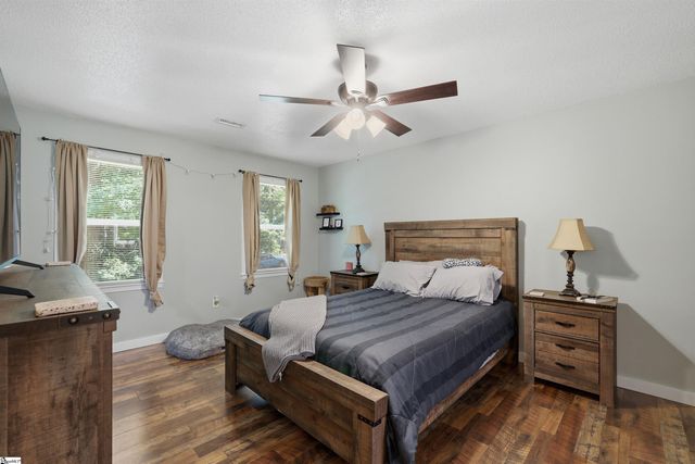 127 Robinwood Lane, Pelzer, SC 29669