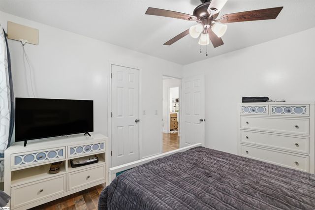 127 Robinwood Lane, Pelzer, SC 29669