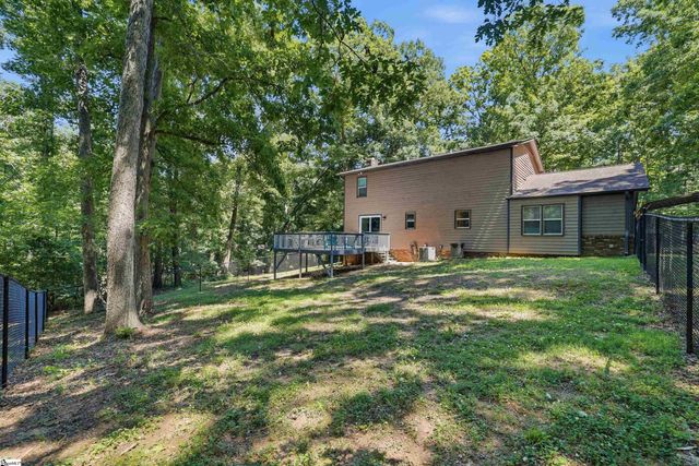 127 Robinwood Lane, Pelzer, SC 29669