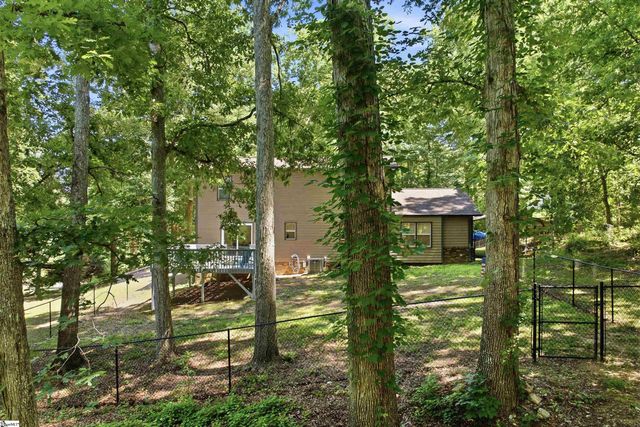 127 Robinwood Lane, Pelzer, SC 29669