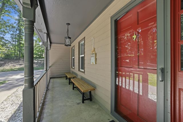 127 Robinwood Lane, Pelzer, SC 29669