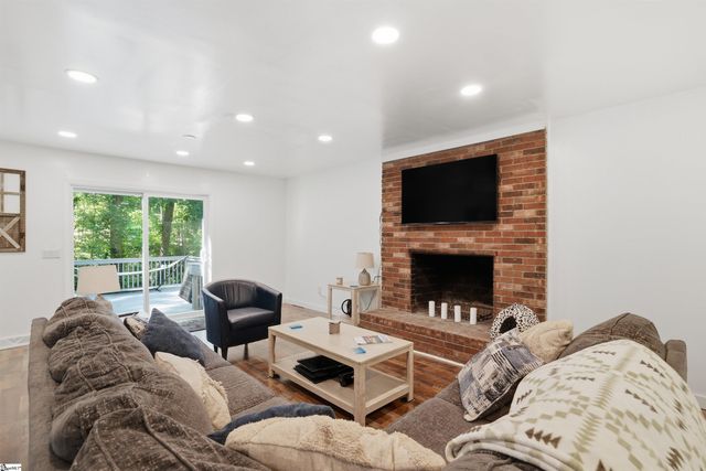 127 Robinwood Lane, Pelzer, SC 29669