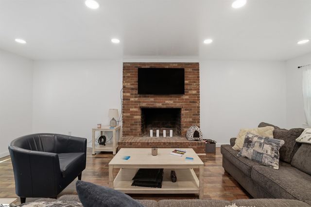 127 Robinwood Lane, Pelzer, SC 29669