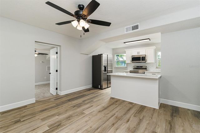 526 VICTORIA BOULEVARD, Auburndale, FL 33823