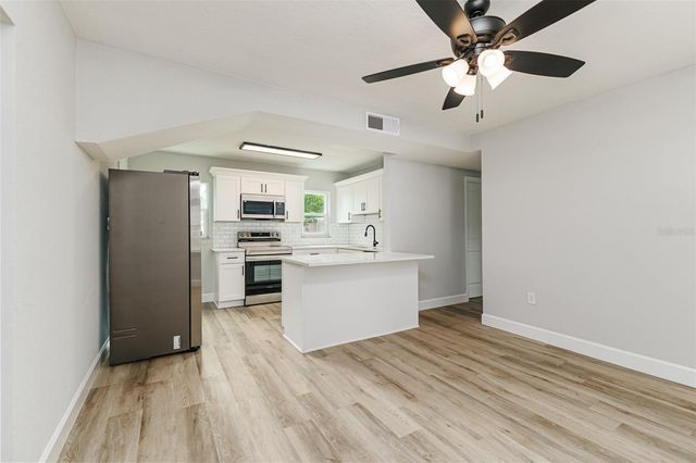 526 VICTORIA BOULEVARD, Auburndale, FL 33823