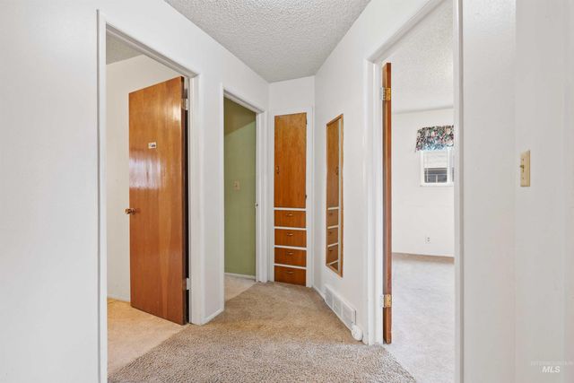 1436 Holly Dr, Twin Falls, ID 83301