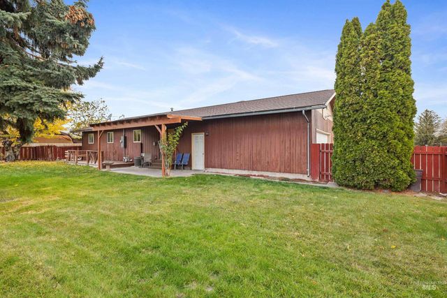 1436 Holly Dr, Twin Falls, ID 83301