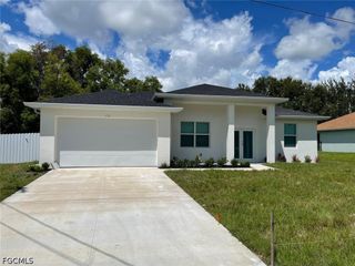 132 SW 9th AVE, Cape Coral, FL 33991