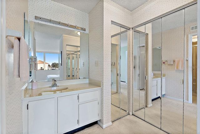 5281 ISLA KEY BOULEVARD S 207, St Petersburg, FL 33715