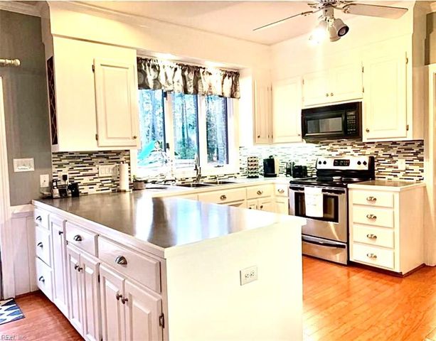 105 Wynnwood DR, Franklin, VA 23851