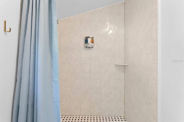 2215 THRACE STREET, Tampa, FL 33605