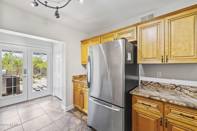 7141 N 16TH Street 7, Phoenix, AZ 85020
