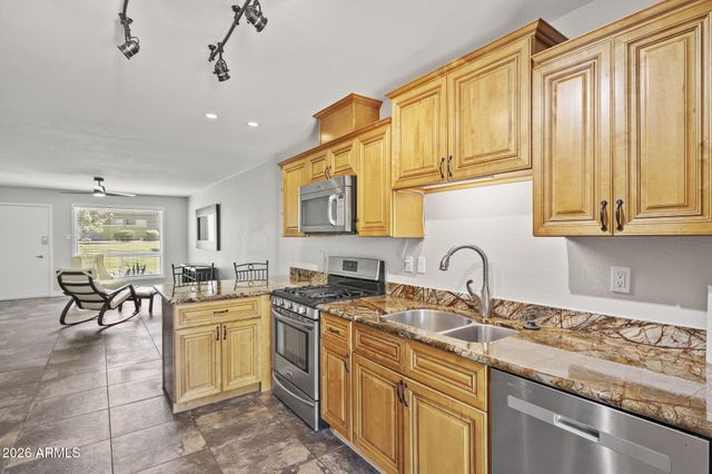 7141 N 16TH Street 7, Phoenix, AZ 85020