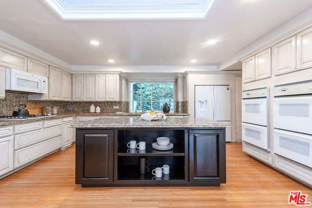 1148 COLDWATER CANYON Drive, Beverly Hills, CA 90210