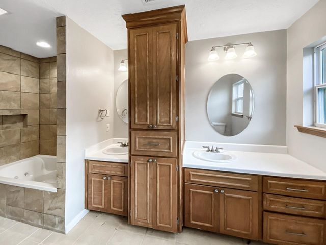 706 S Diamondhead Boulevard, Crosby, TX 77532